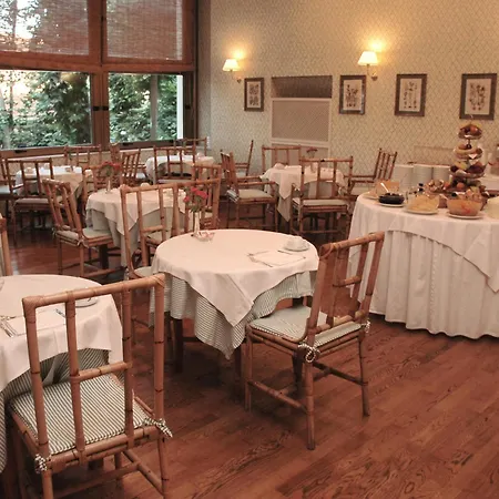 Commodore 4* روما