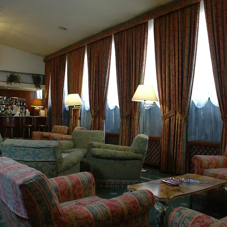 Commodore Otel