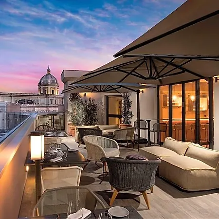 Commodore Hotel 4*