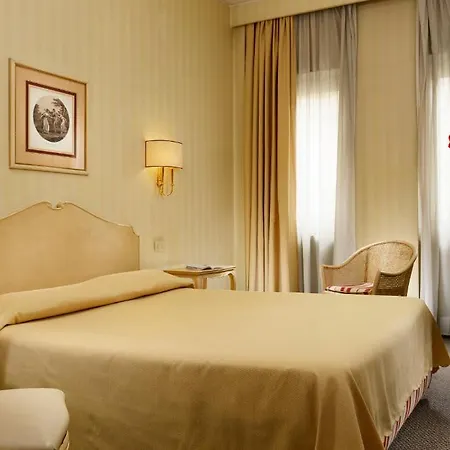 Commodore Hotell 4*