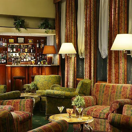 Commodore Hotell 4*